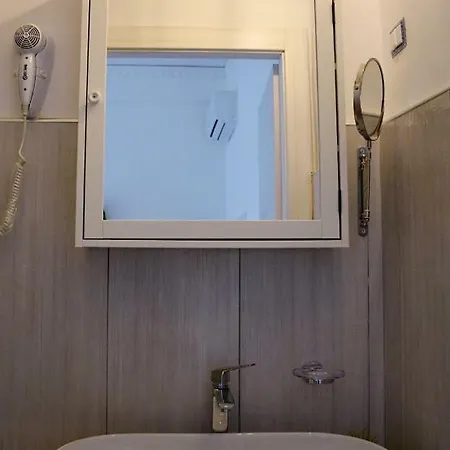Nocleg ze śniadaniem Mia's 2*