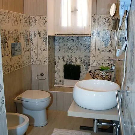Lurooms Bed & Breakfast 4*