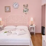 Lurooms- In