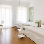 Lurooms- In