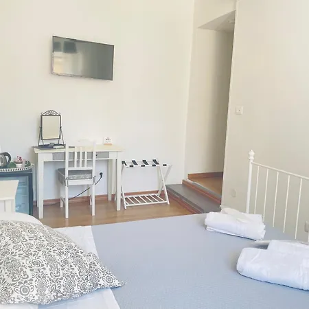 B&B Lurooms- In