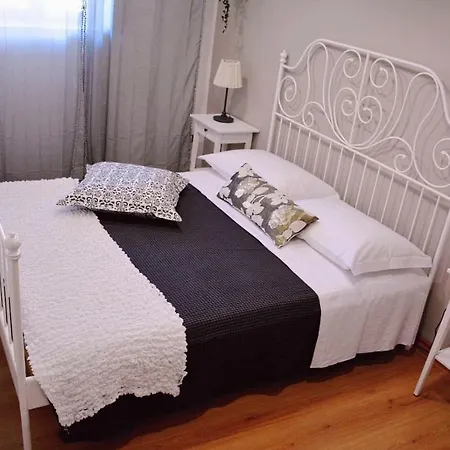 Bed & Breakfast Mia's 2*